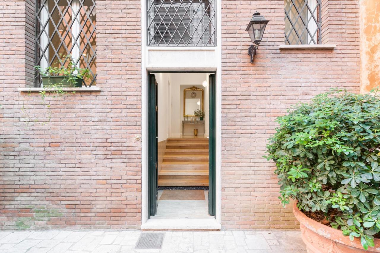 Lovatelli Home Al Campidoglio โรม ภายนอก รูปภาพ